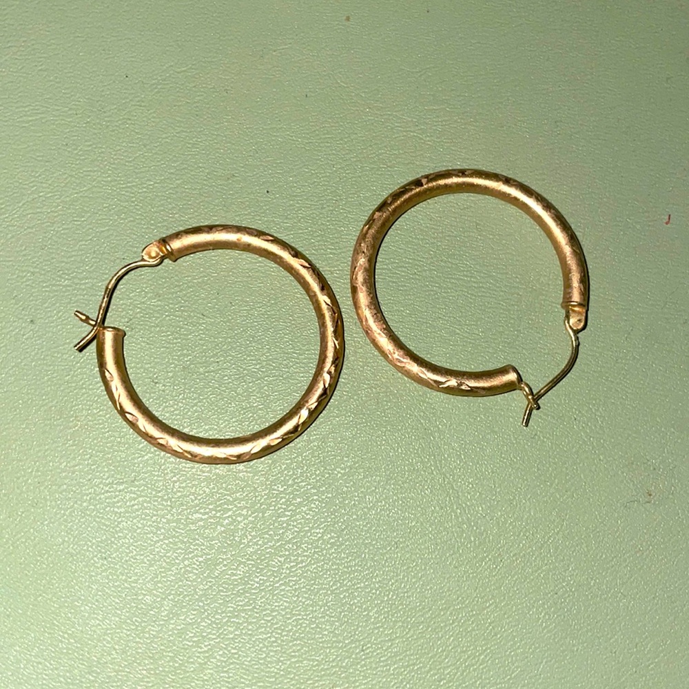 14kt Gold Etched Hoop Earrings (Vintage)